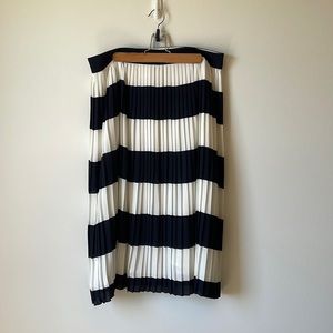 Jcrew mercentile navy and white pleated skirt